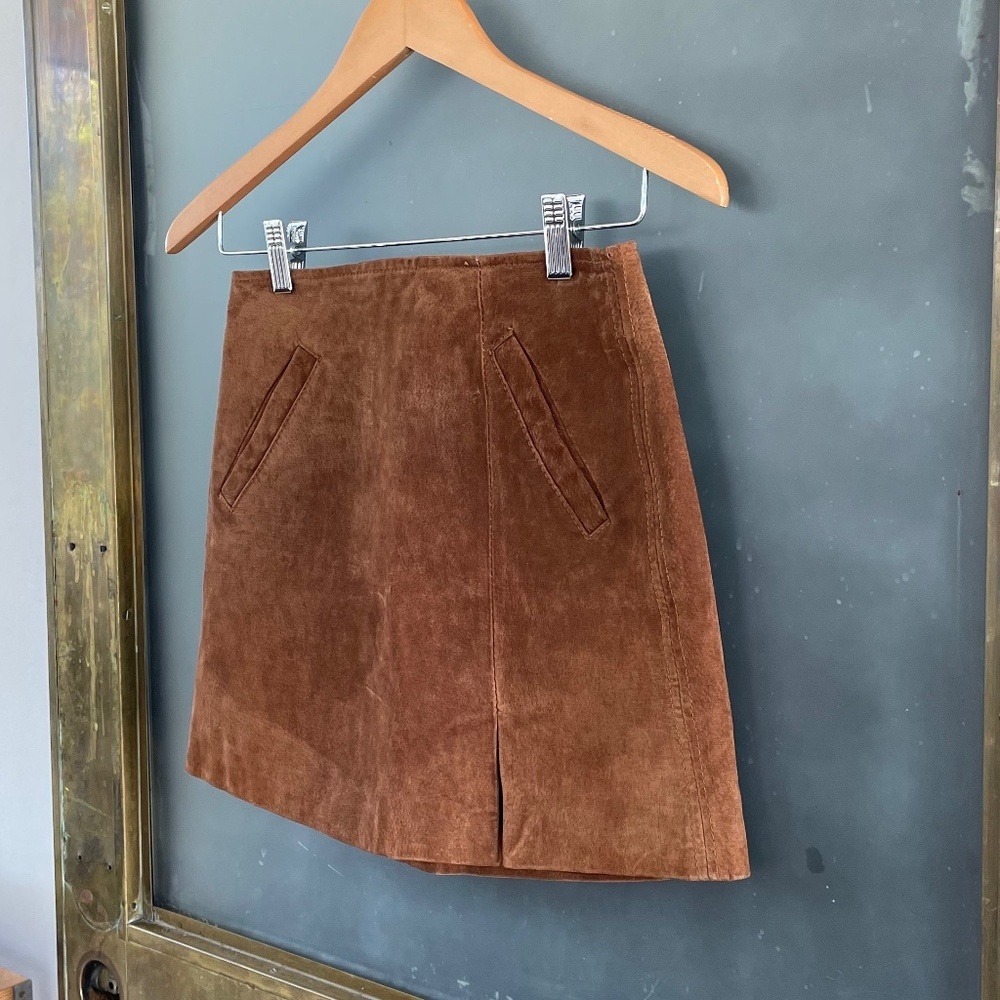 Blank NYC Brown Suede real Leather Mini Skirt Size 24 Front Slit Pockets XS